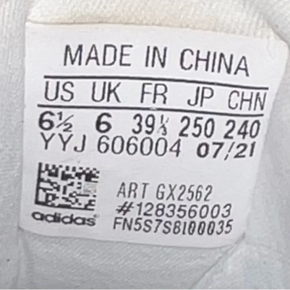 Adidas Ultraboosts - Picture 5 of 5